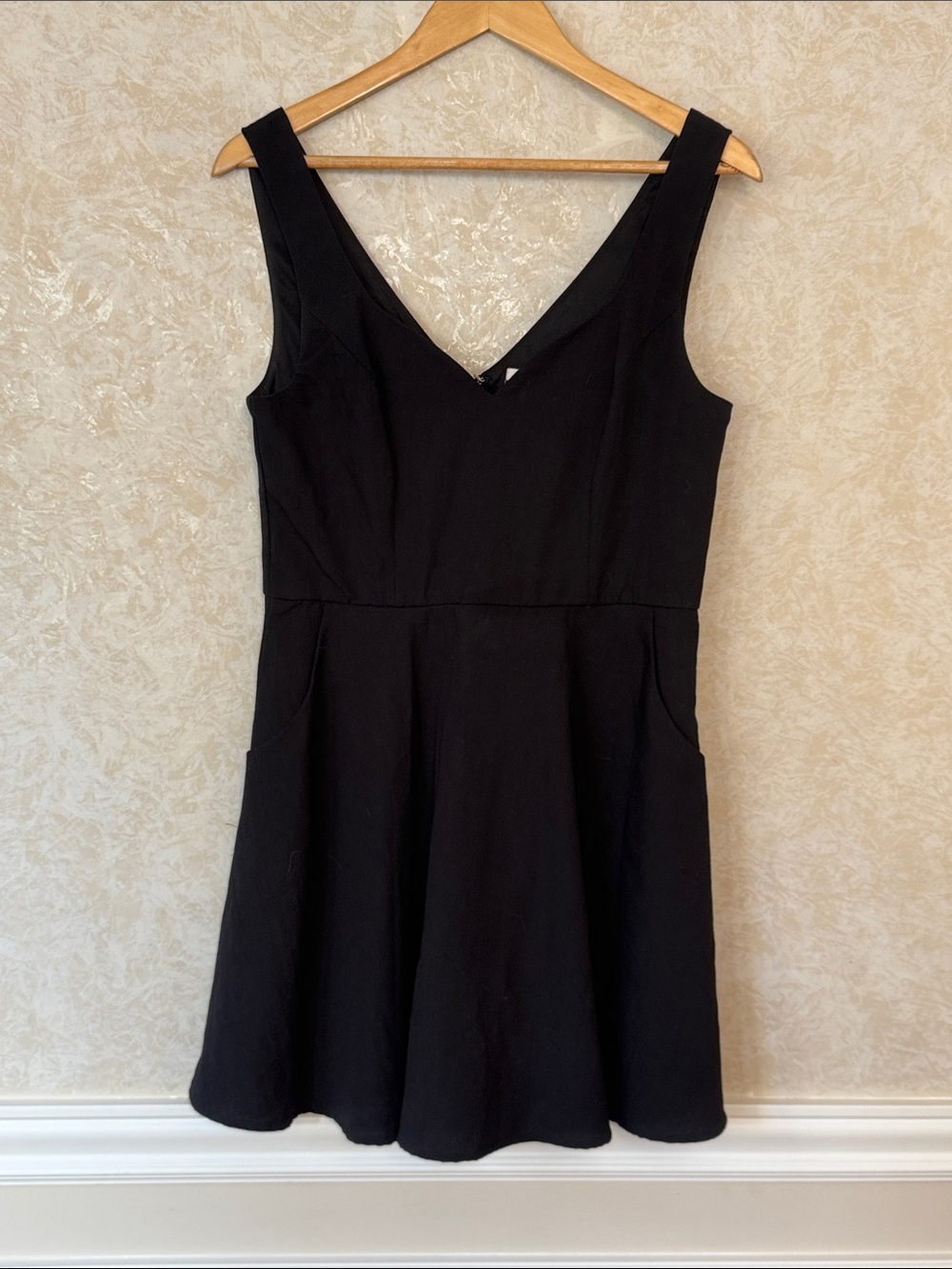 miami Black Sleeveless V-Neck A-Line Dress